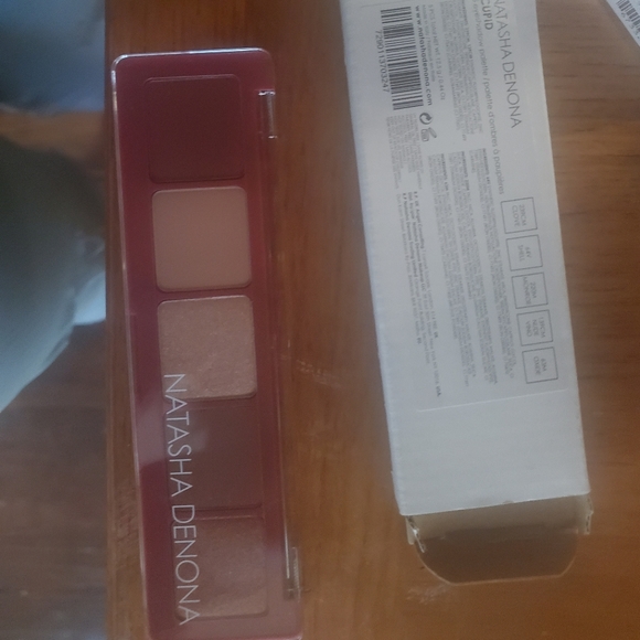 Makeup bundle - Picture 3 of 7